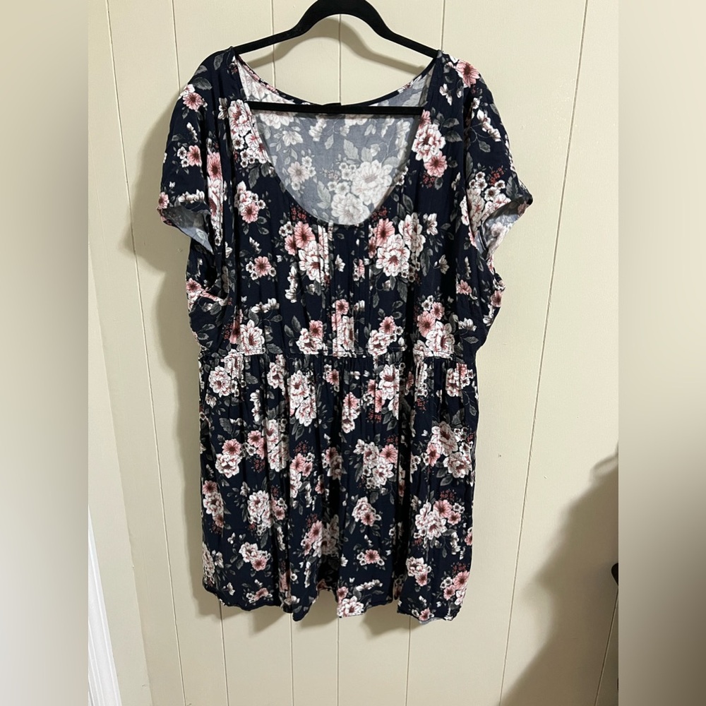 Torrid plus size 4 4x 26/28 black pink floral cap sleeve summer dress sundress